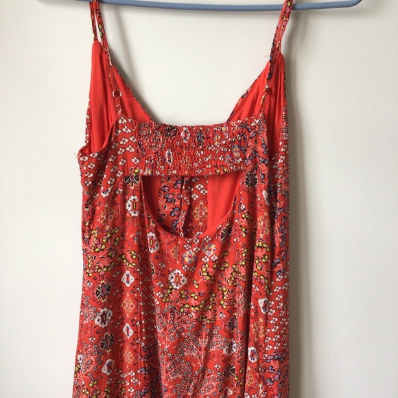 Abel the Label Lola dress, ruffle hem. Back cutout. - Picture 8 of 11